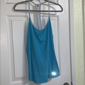 Large Under Armour work out heat gear top Lg